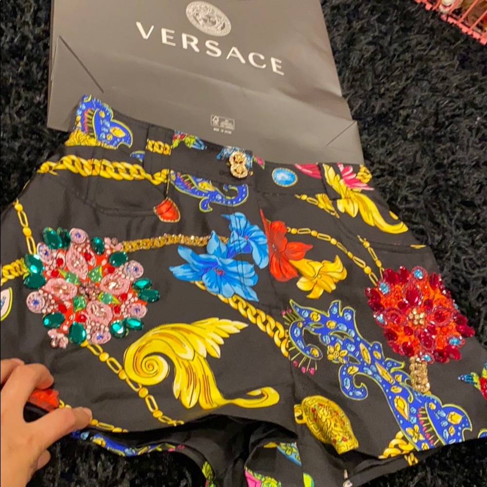 Versace Short - Picture 8 of 10